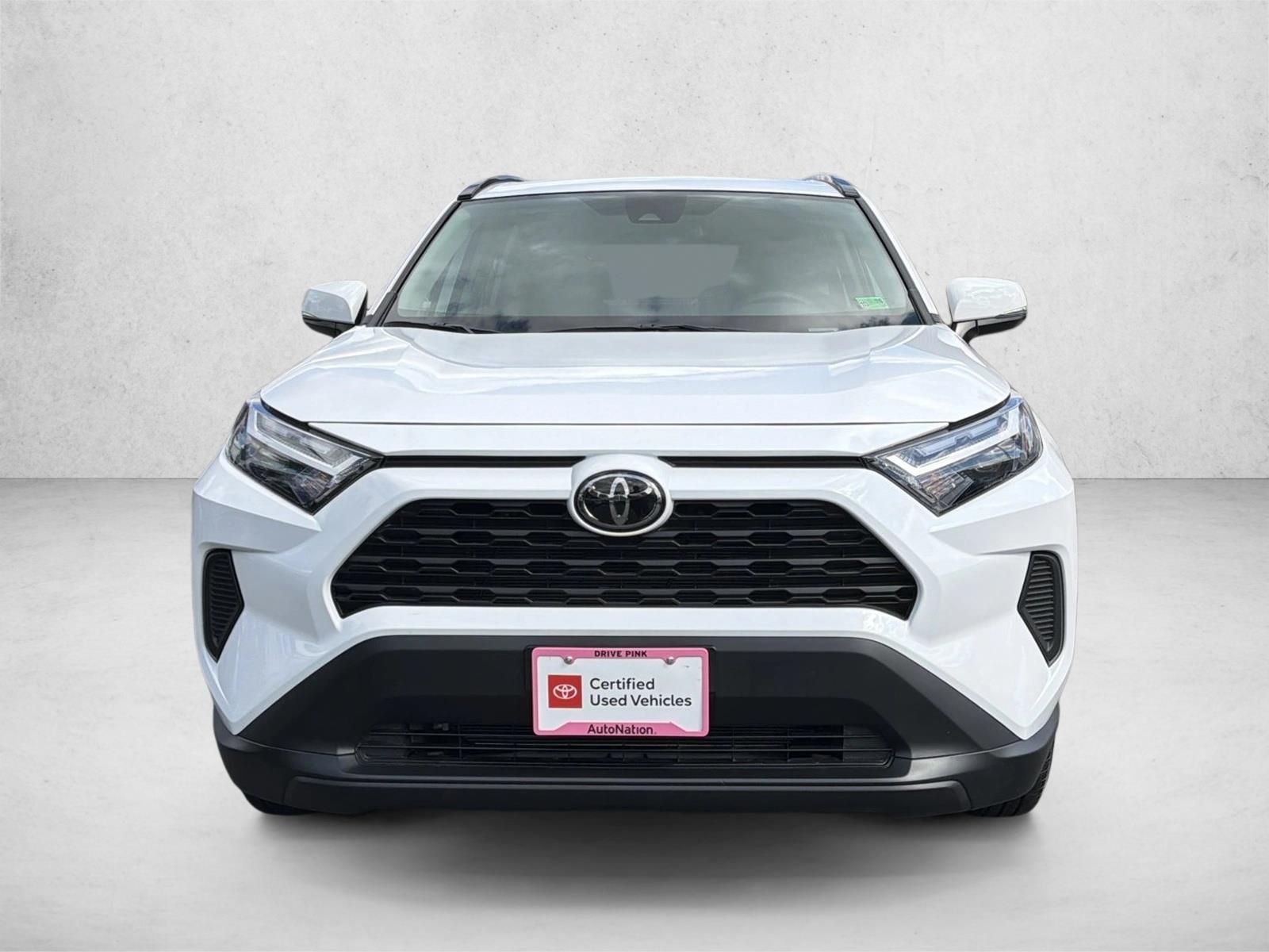 2025 Toyota RAV4 XLE photo 2