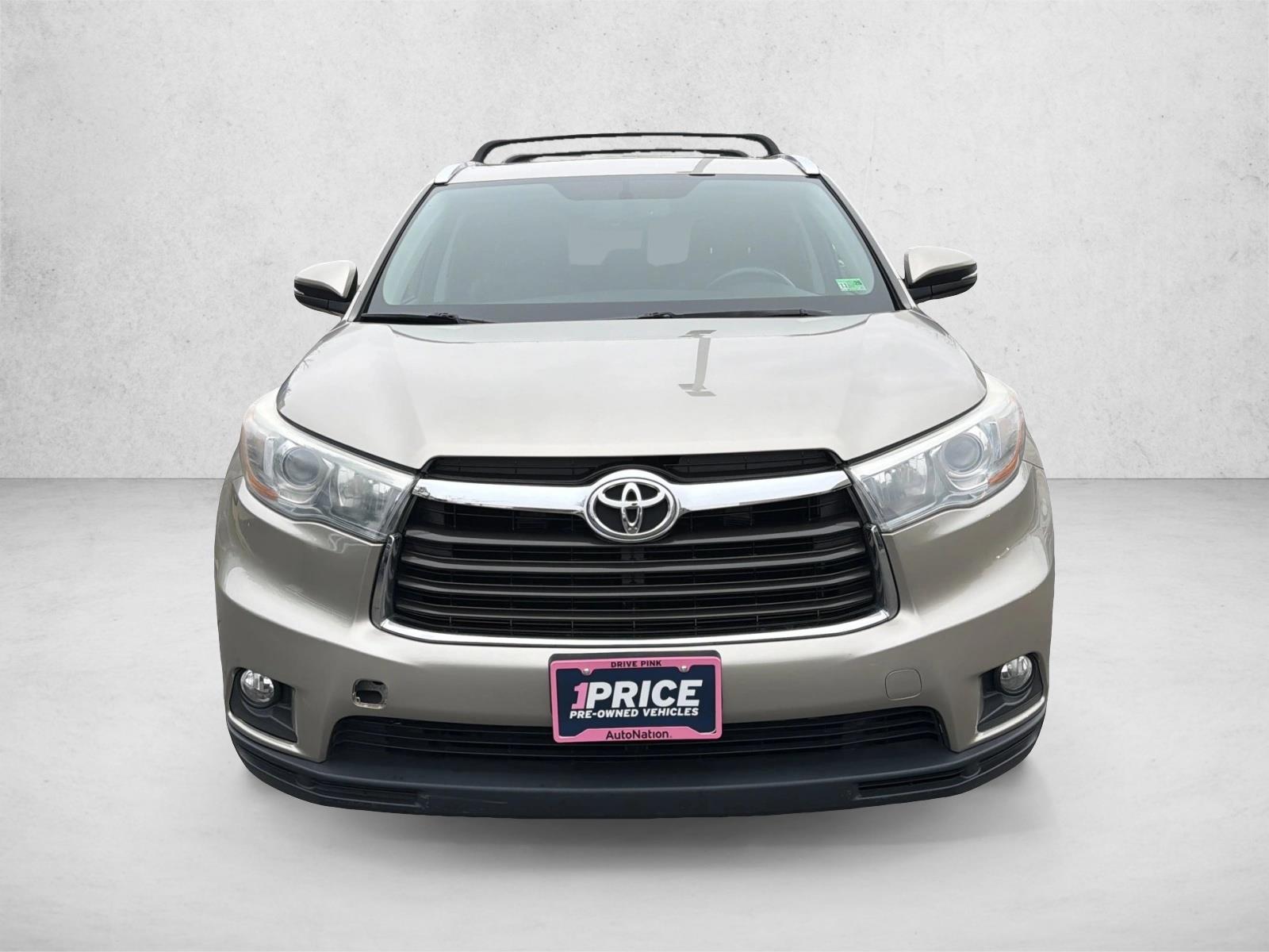 2015 Toyota Highlander XLE photo 2