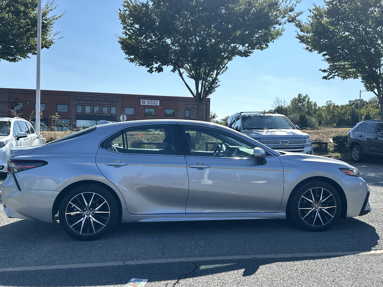 2024 Toyota Camry SE photo 4