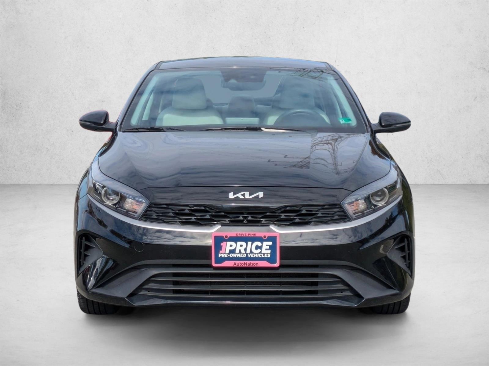 2023 Kia Forte LXS photo 2