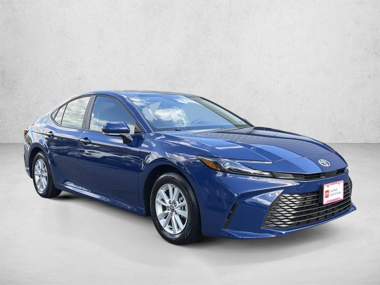 2025 Toyota Camry LE photo 3
