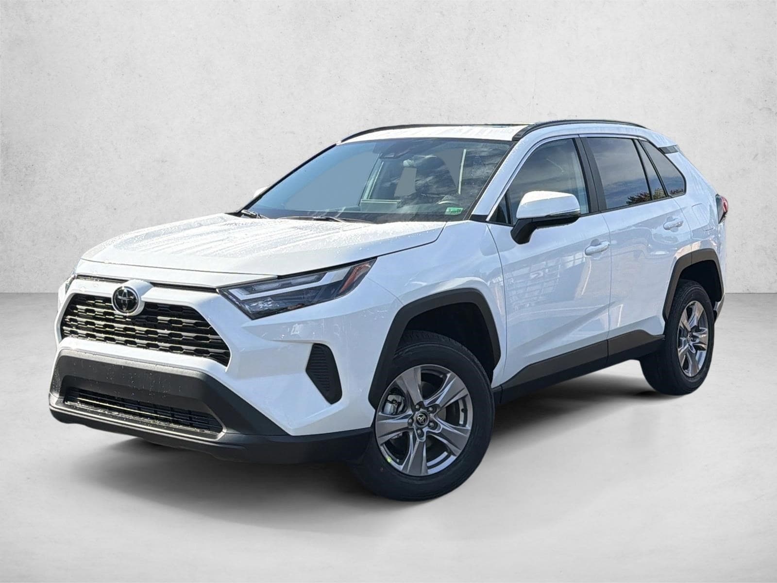 2025 Toyota RAV4 XLE's photo