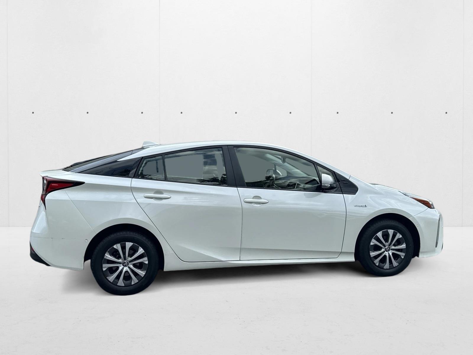 2020 Toyota Prius XLE AWD-e photo 4