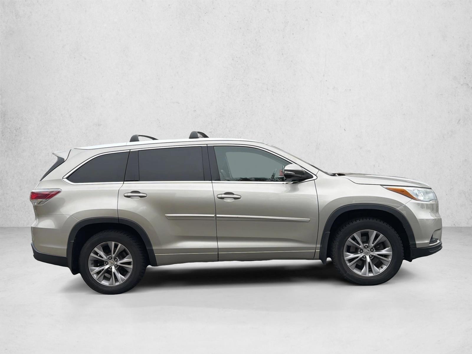 2015 Toyota Highlander XLE photo 4