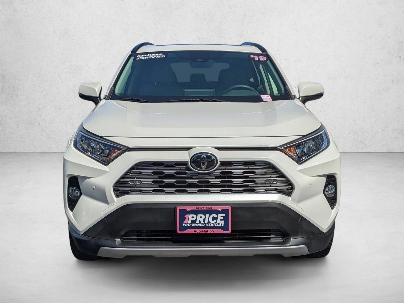 2019 Toyota RAV4 Limited photo 2