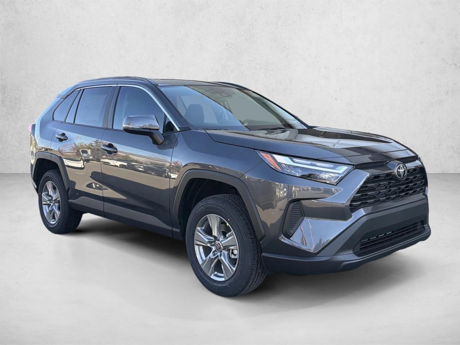 2025 Toyota RAV4 XLE photo 3