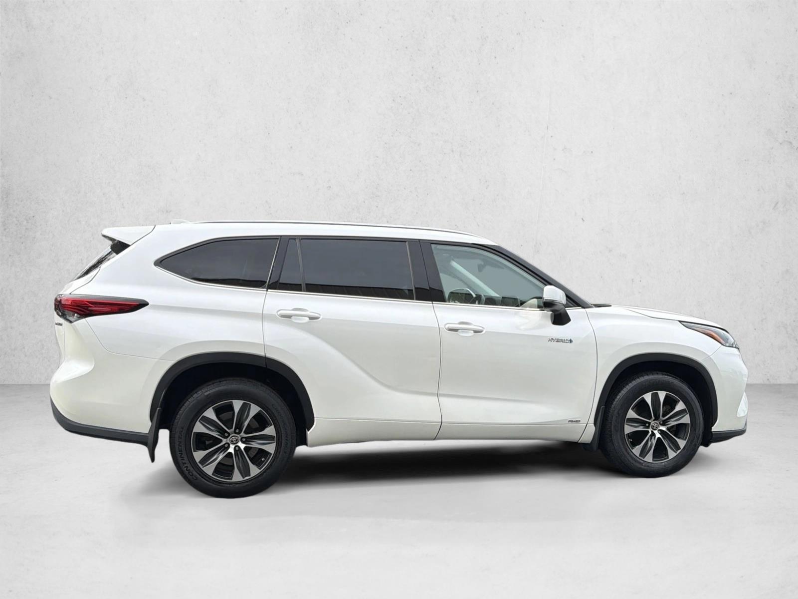 2021 Toyota Highlander Hybrid XLE photo 4