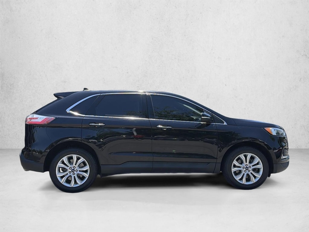 Used 2022 Ford Edge Titanium SUV