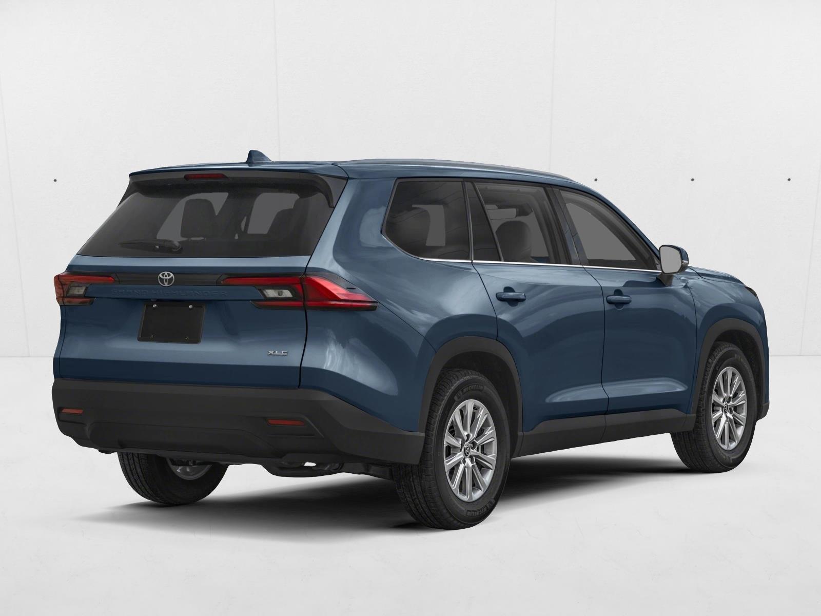 2026 Toyota Grand Highlander XLE photo 2