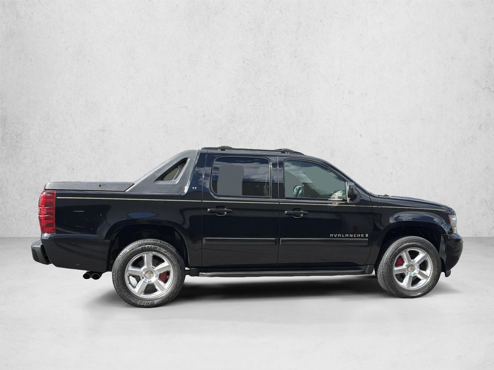 2009 Chevrolet Avalanche LT photo 4