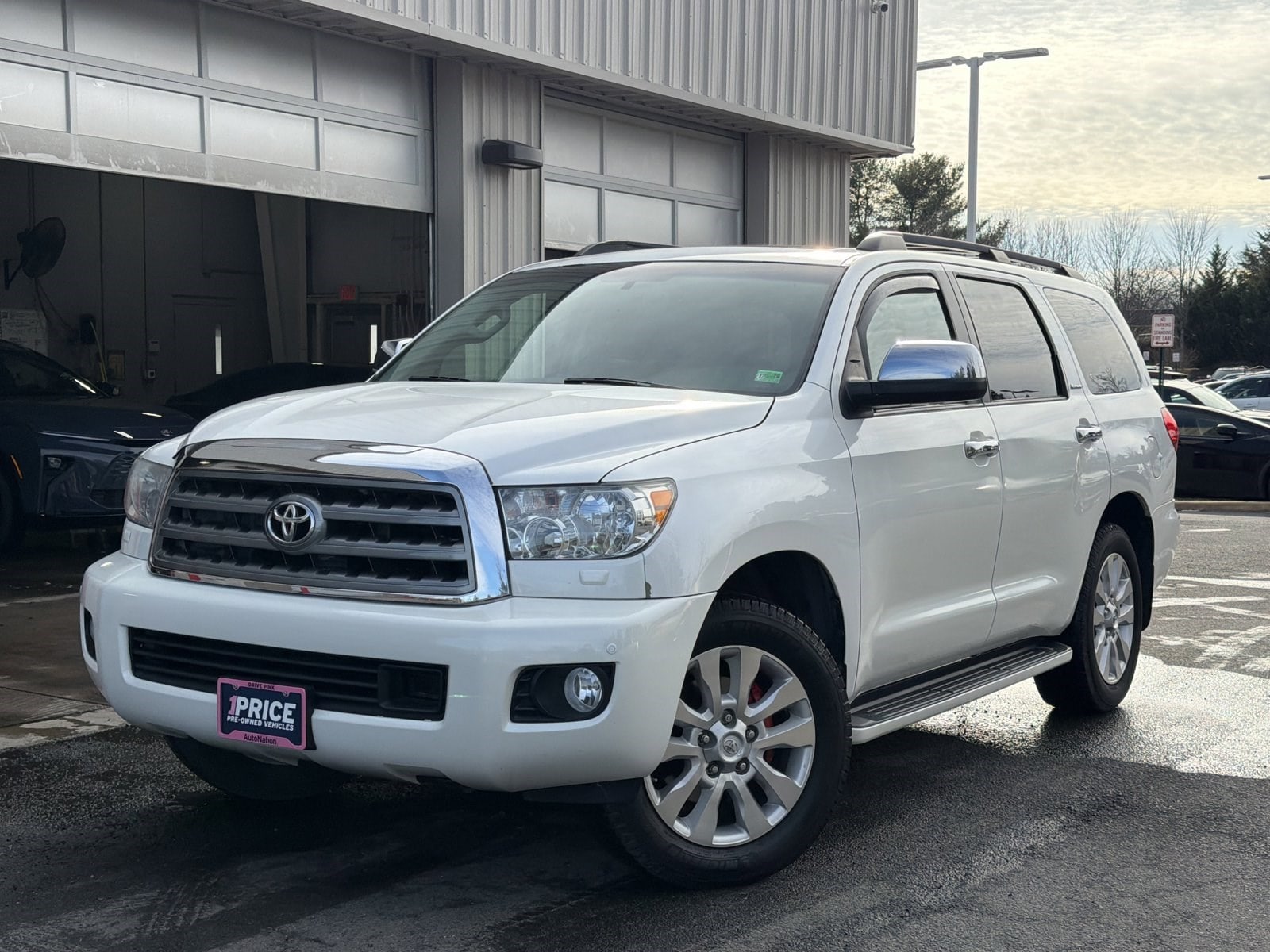 2016 Toyota Sequoia Platinum's photo