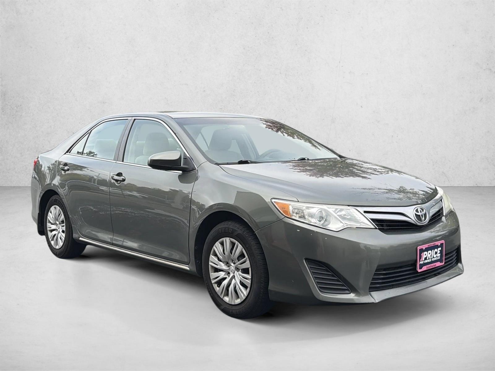 Used 2014 Toyota Camry LE with VIN 4T4BF1FK1ER428070 for sale in Leesburg, VA