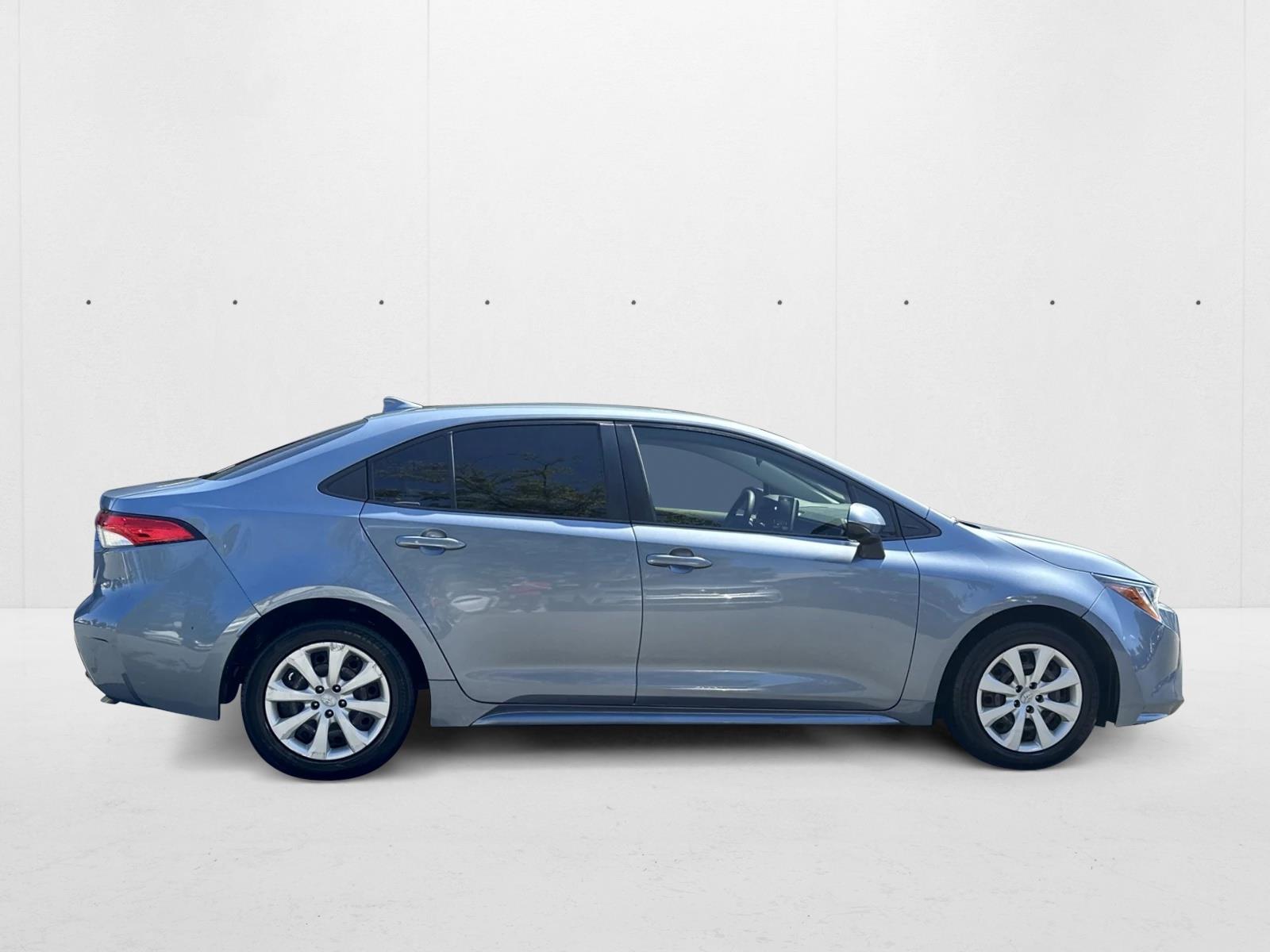 2020 Toyota Corolla LE photo 3