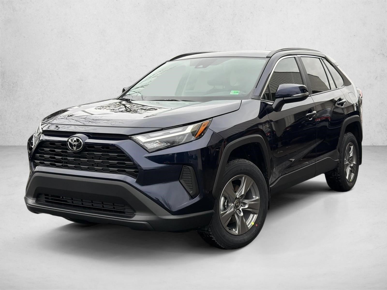 2025 Toyota RAV4 XLE's photo