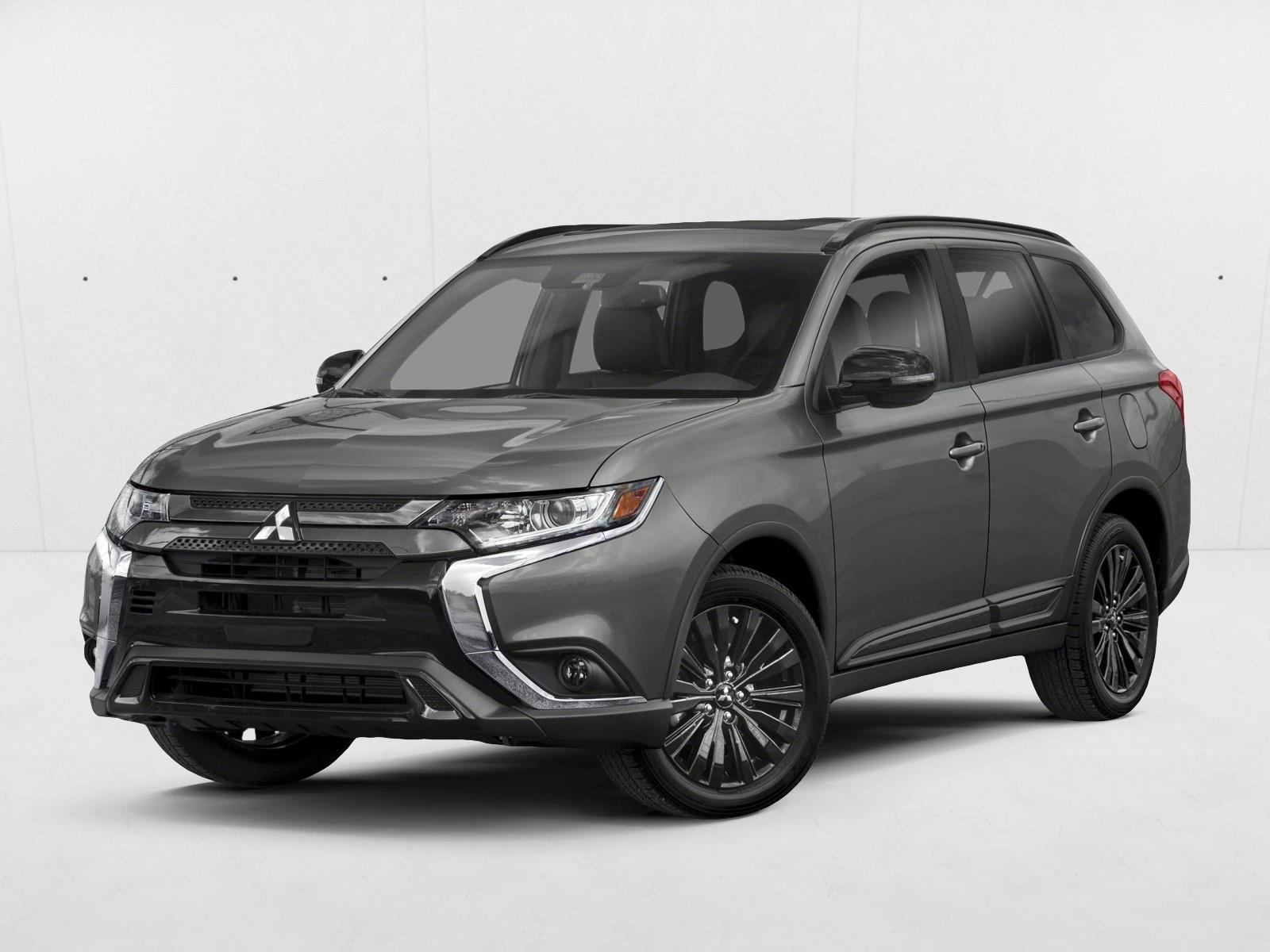 2020 Mitsubishi Outlander LE's photo