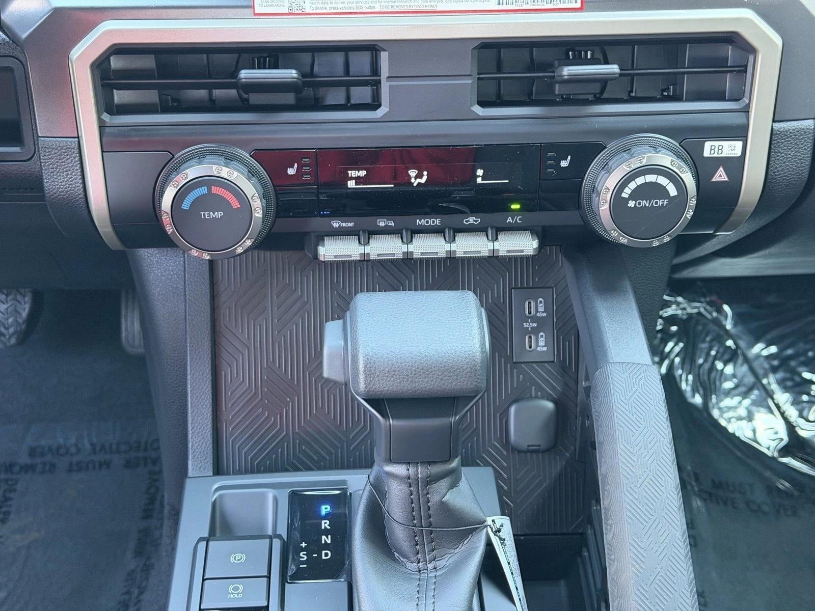 2025 Toyota Tacoma SR5 - Photo 18