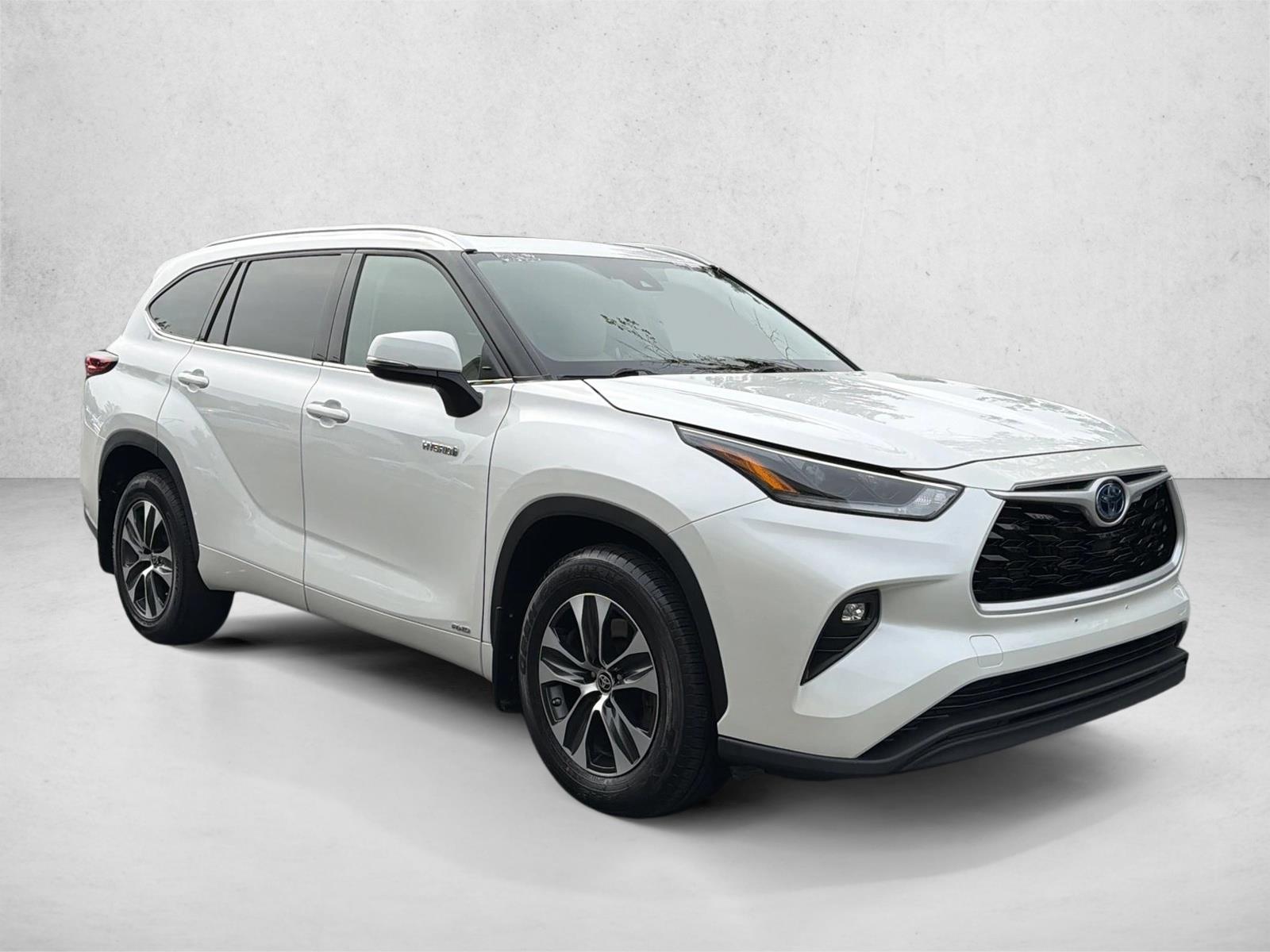 2021 Toyota Highlander Hybrid XLE photo 3