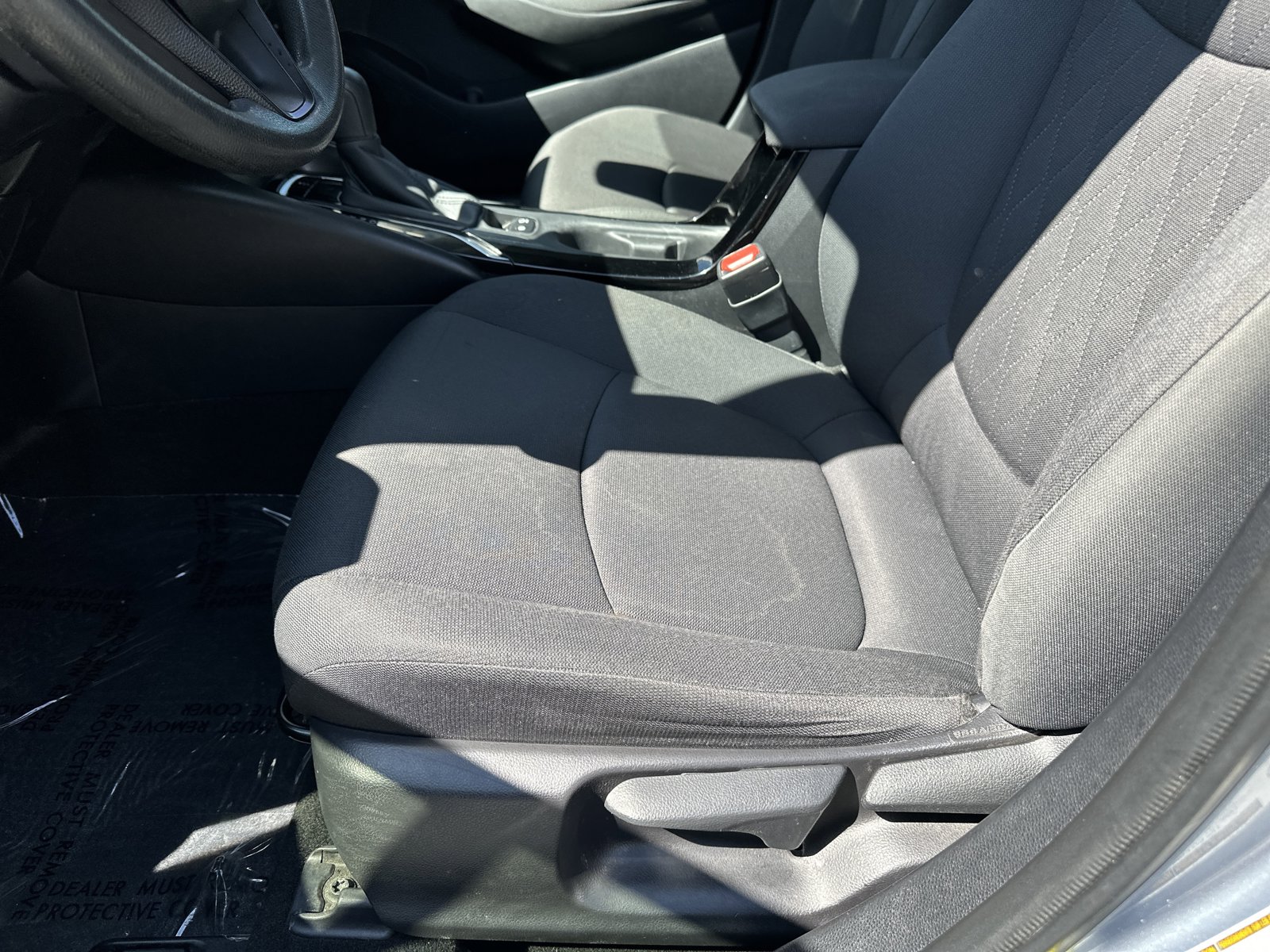 2020 Toyota Corolla LE photo 3