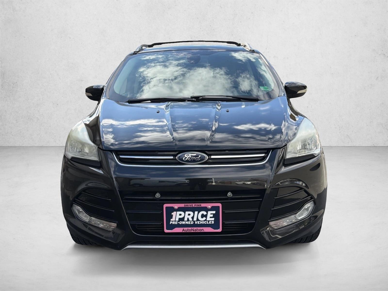 2015 Ford Escape Titanium photo 2