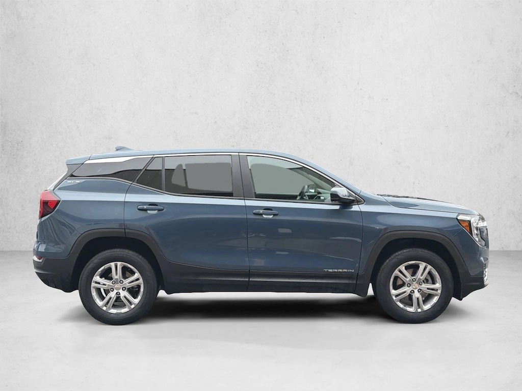 Used 2024 GMC Terrain SLE SUV