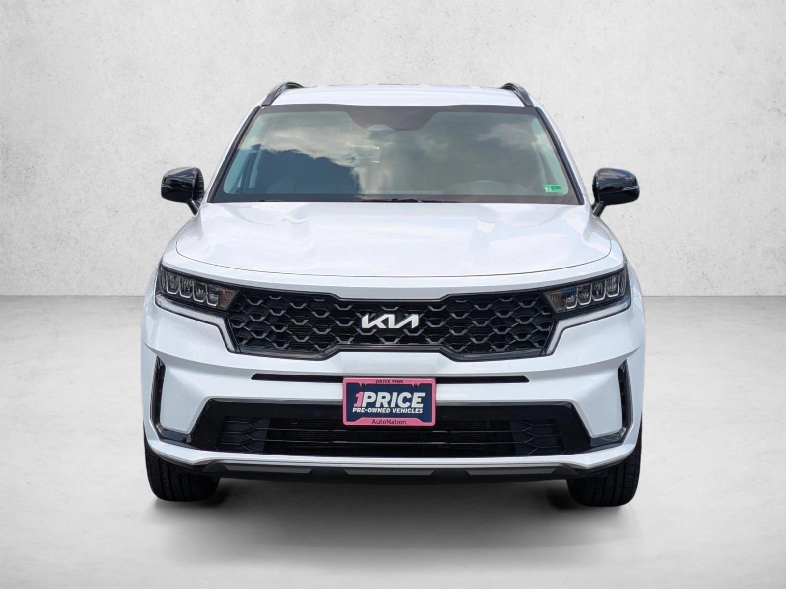 2022 Kia Sorento S photo 2