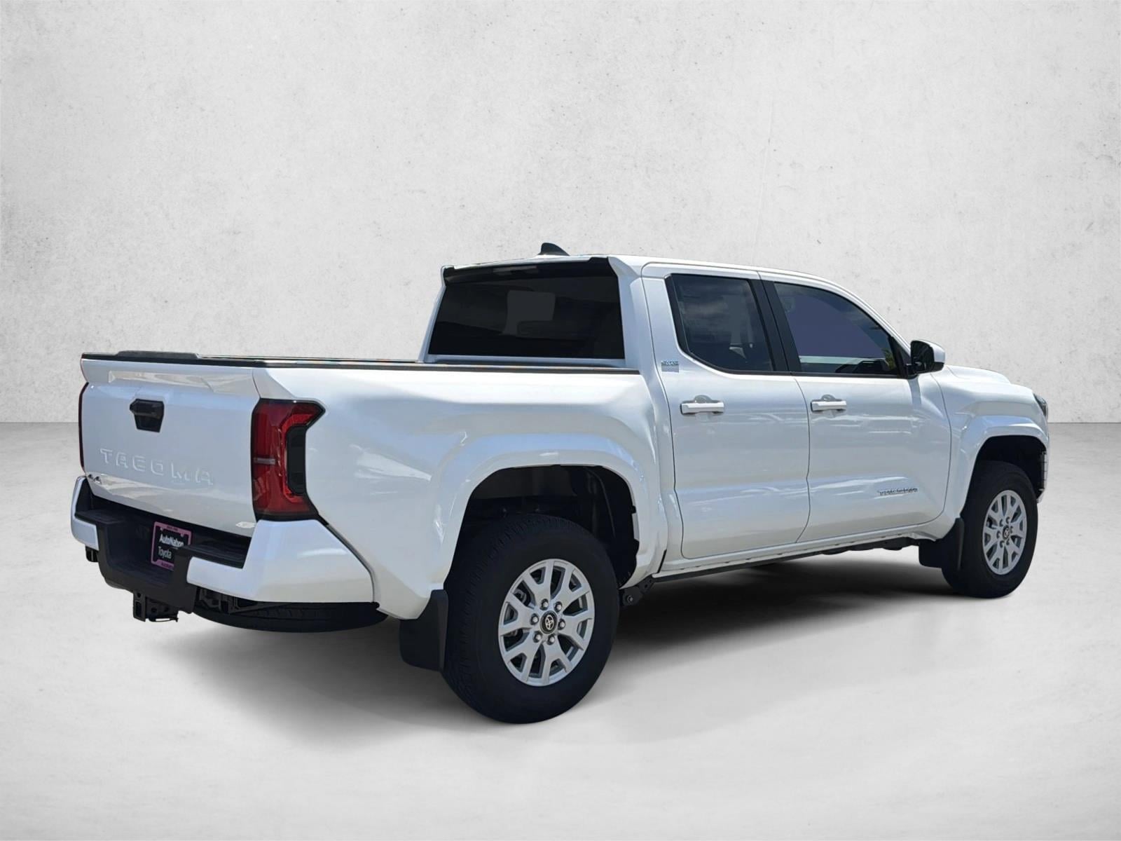 2026 Toyota Tacoma SR5 - Photo 7