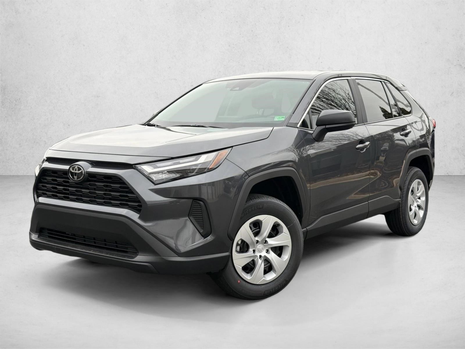 2025 Toyota RAV4 LE's photo