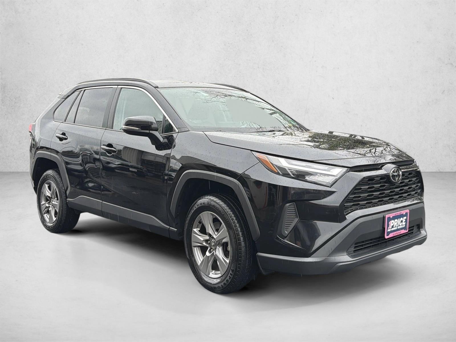 2024 Toyota RAV4 XLE photo 2