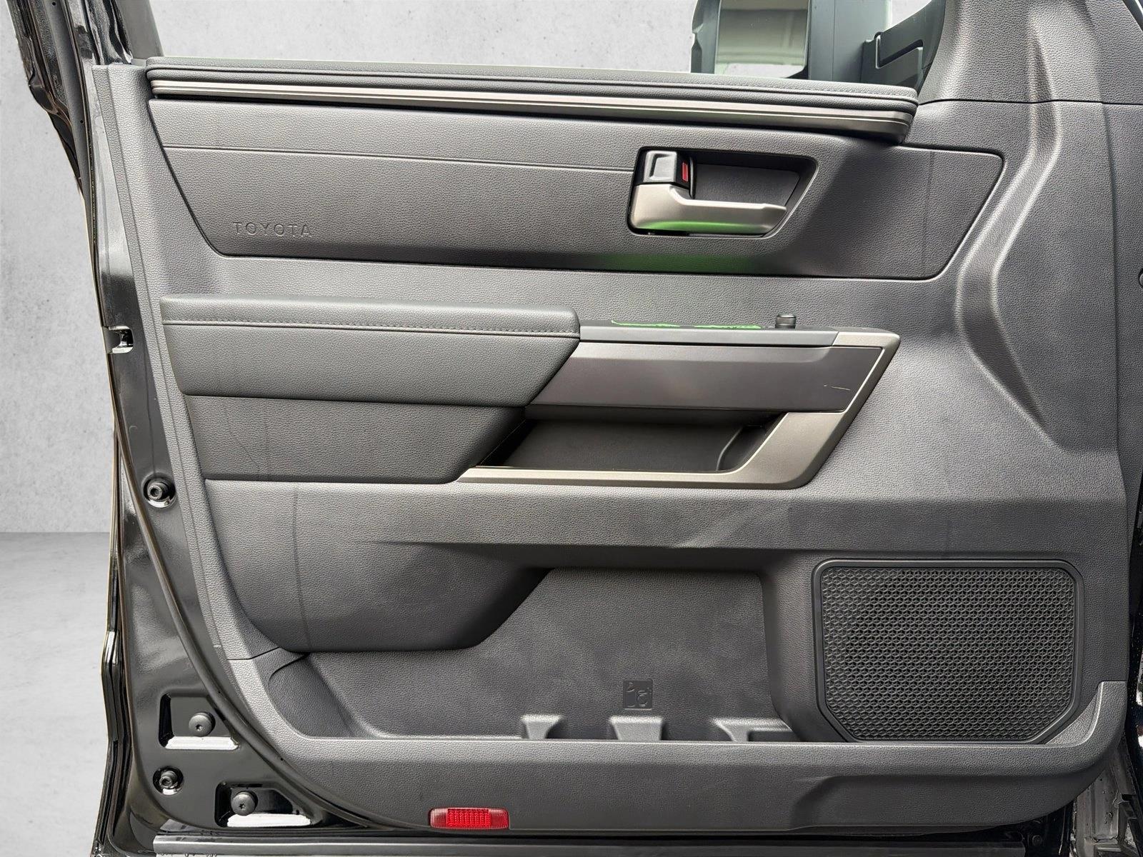 2026 Toyota Tundra SR5 - Photo 10