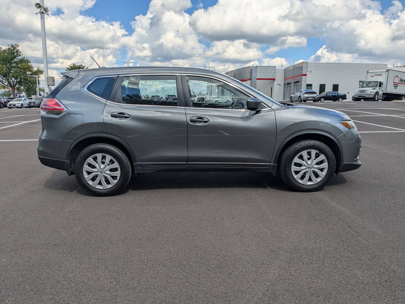 2016 Nissan Rogue S photo 4