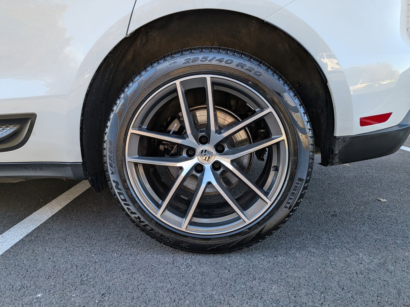 2025 PORSCHE MACAN - Image 23