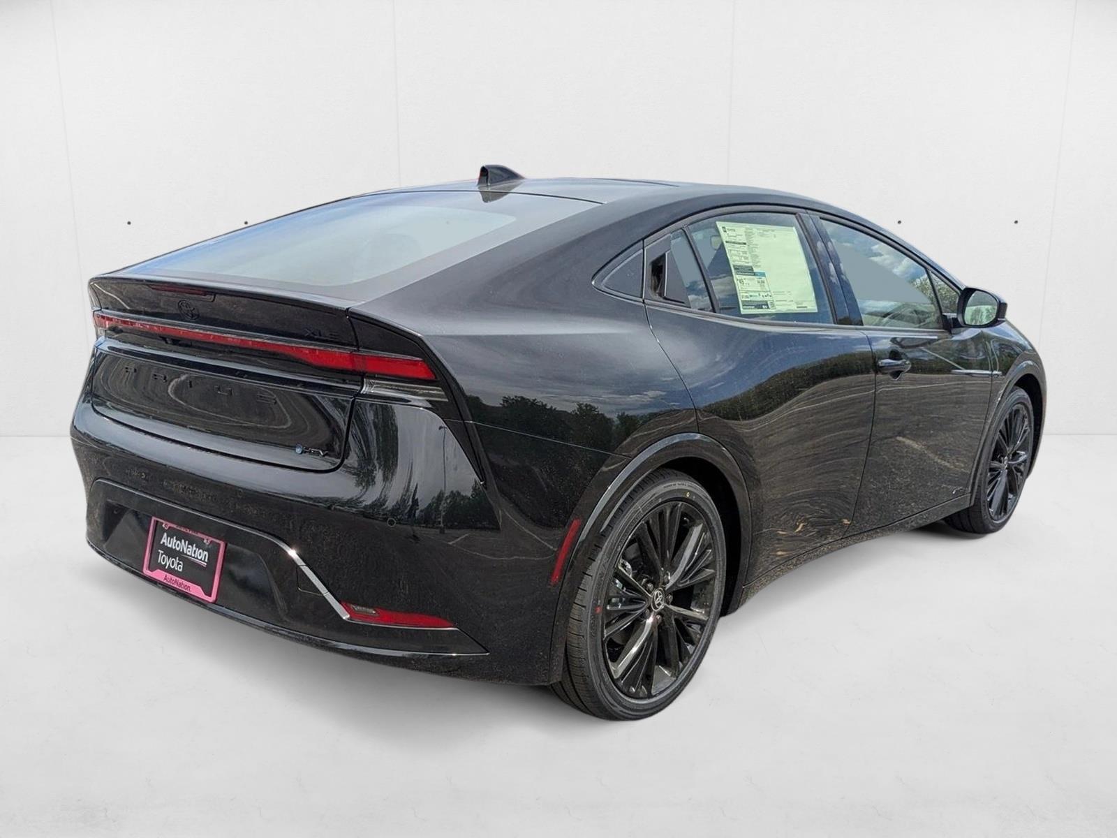 2025 Toyota Prius photo 2