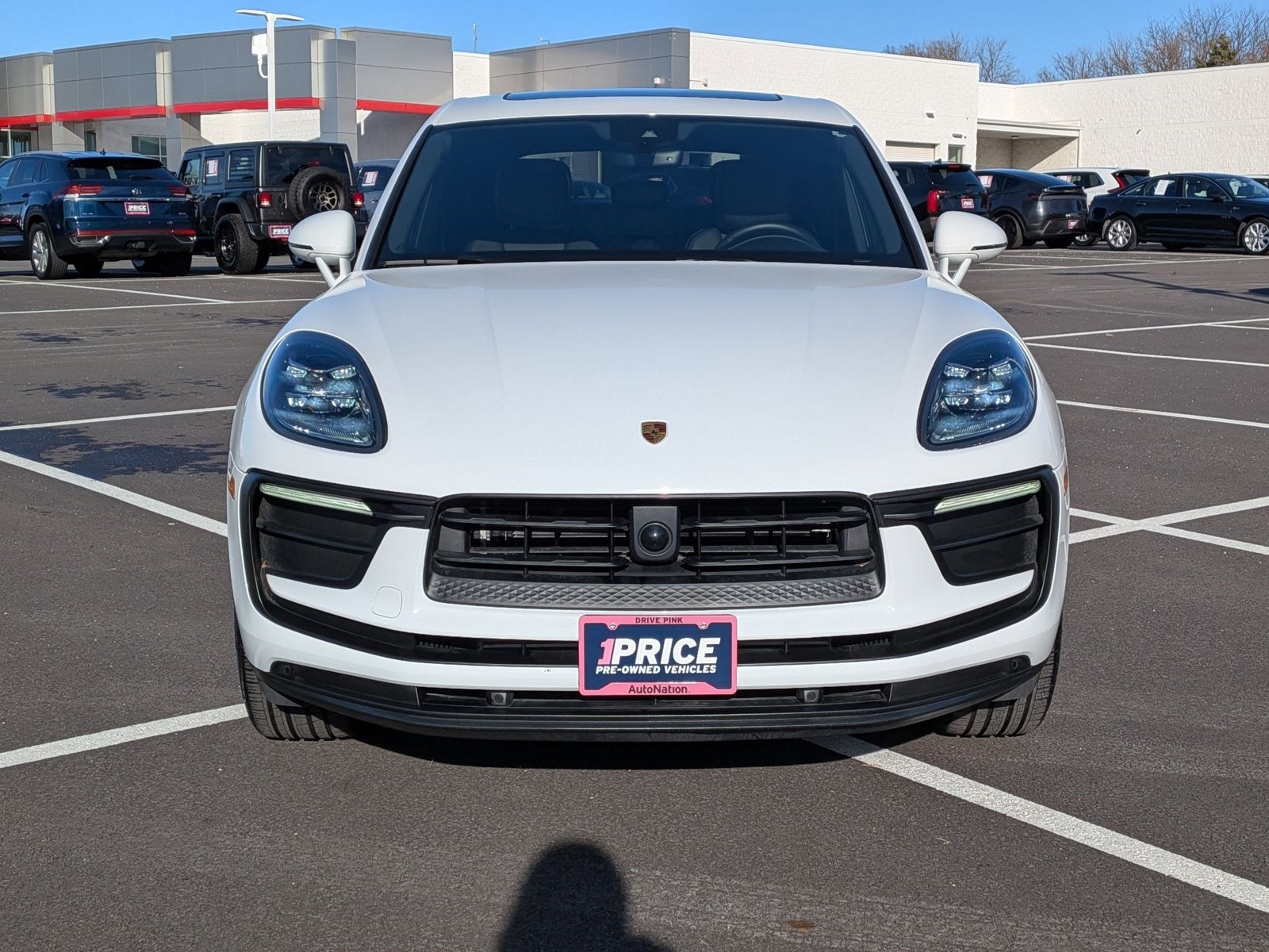 2025 PORSCHE MACAN - Image 2