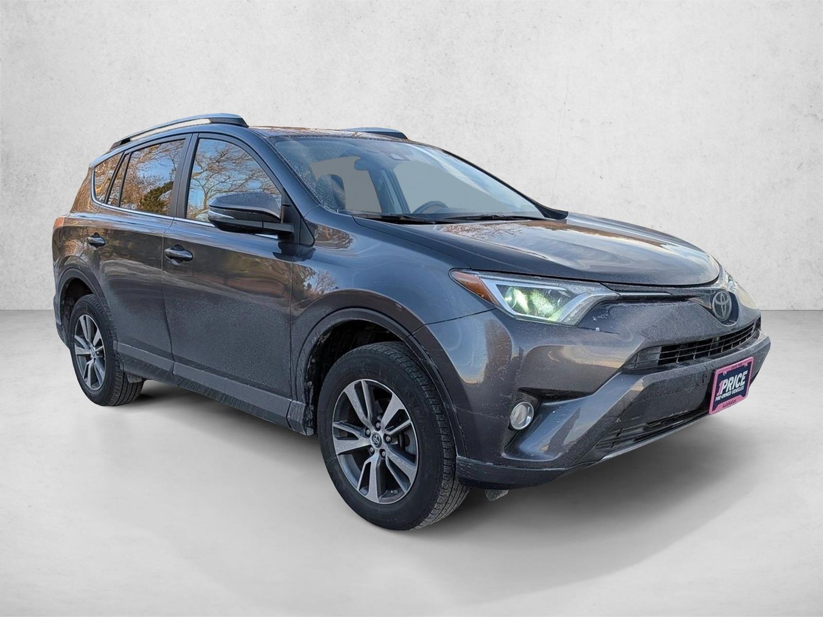 2017 TOYOTA RAV4 - Image 3