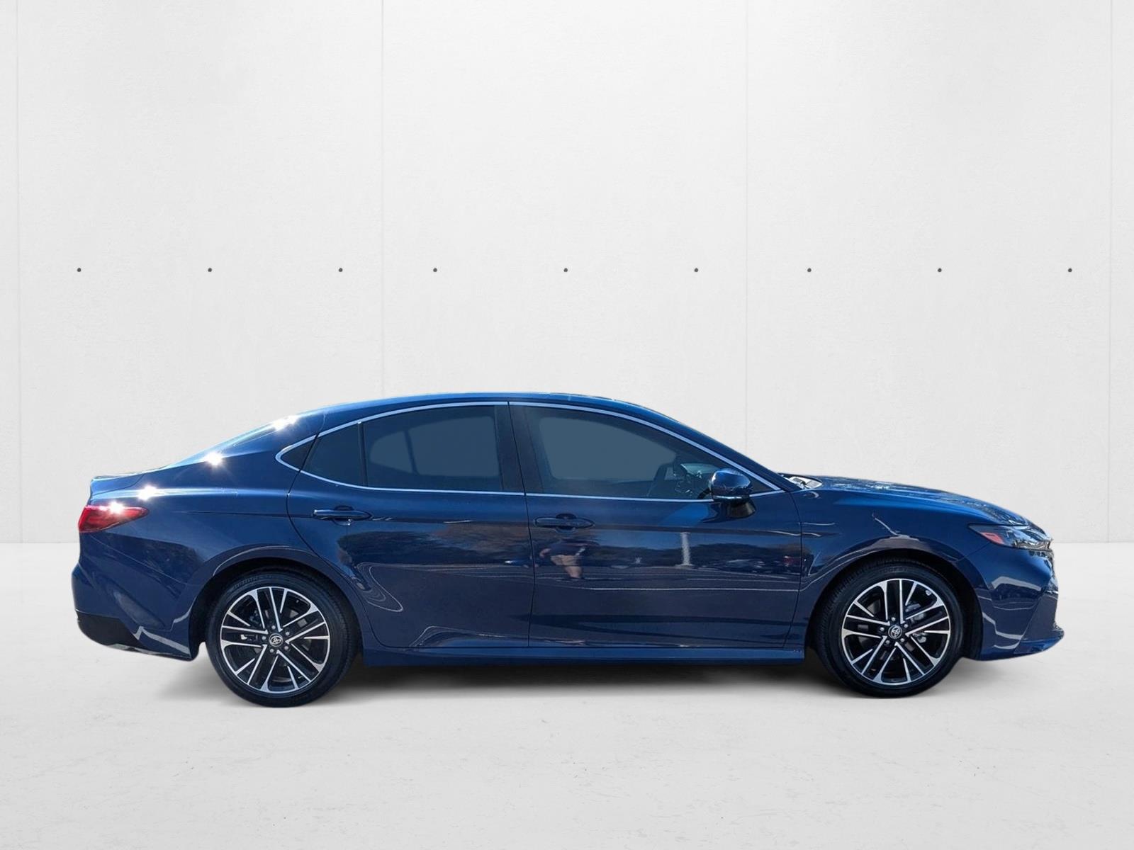 2025 Toyota Camry XLE photo 4