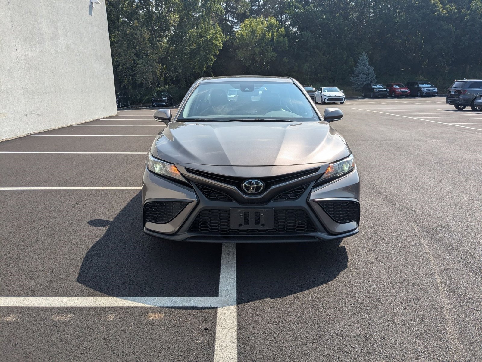 2023 Toyota Camry SE photo 2