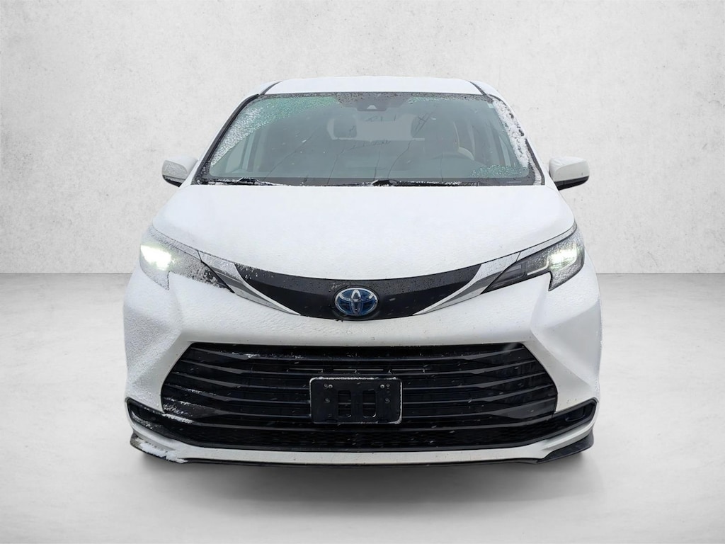Certified 2022 Toyota Sienna LE 8 Passenger Van Passenger Van