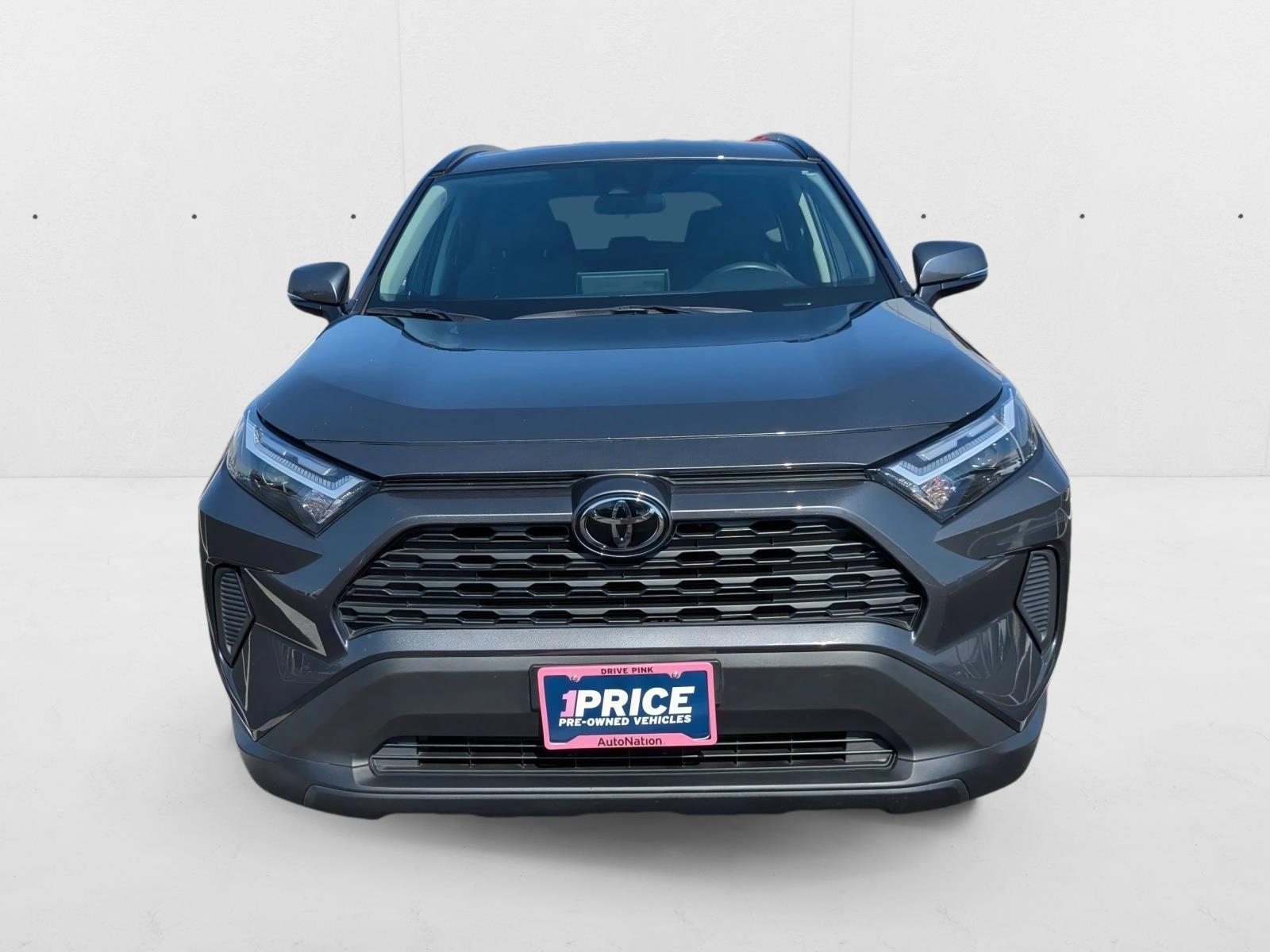 2025 Toyota RAV4 XLE photo 2
