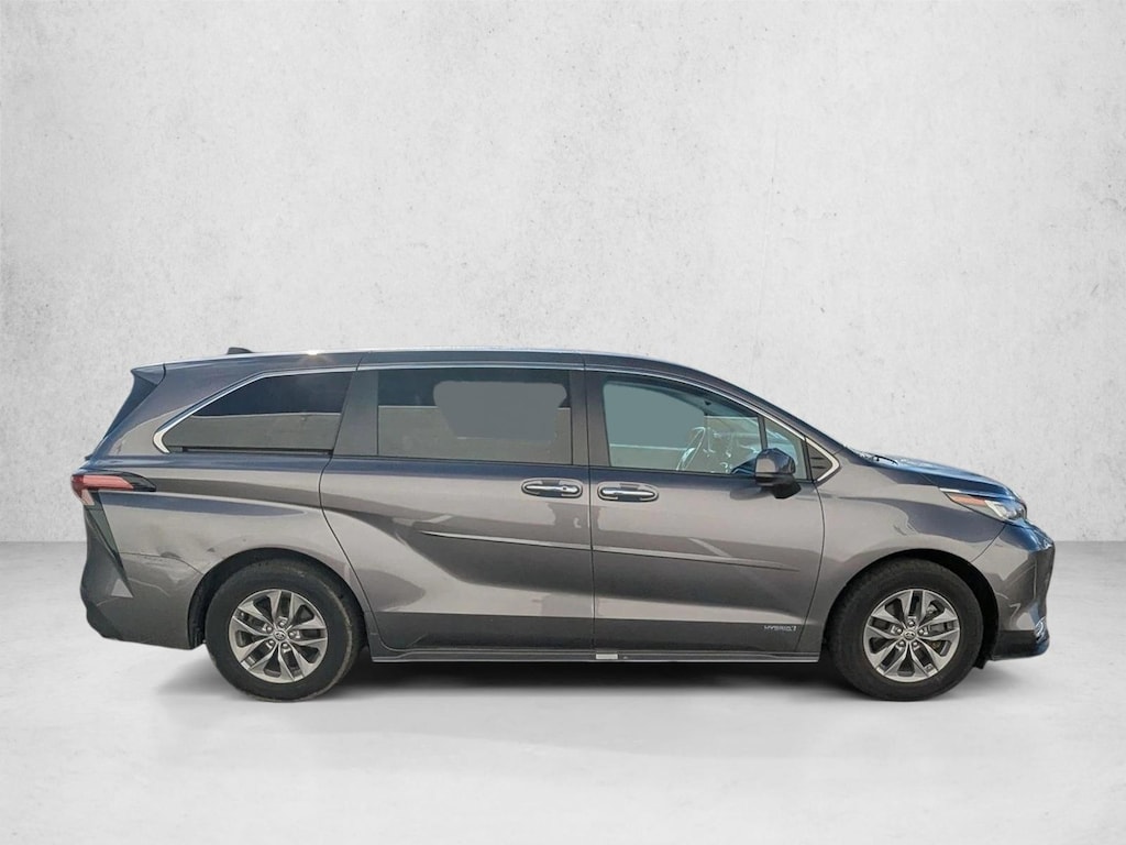 Used 2021 Toyota Sienna XLE 7 Passenger Van