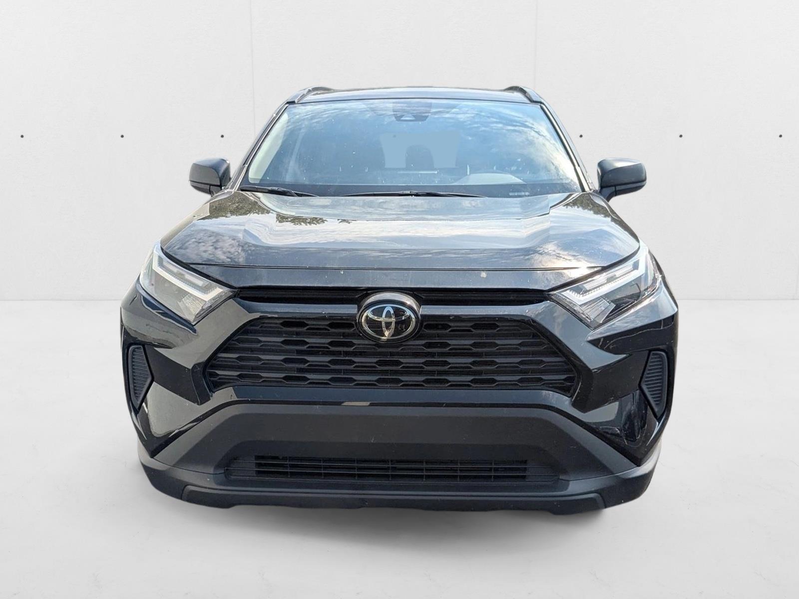 2025 Toyota RAV4 Hybrid LE photo 2