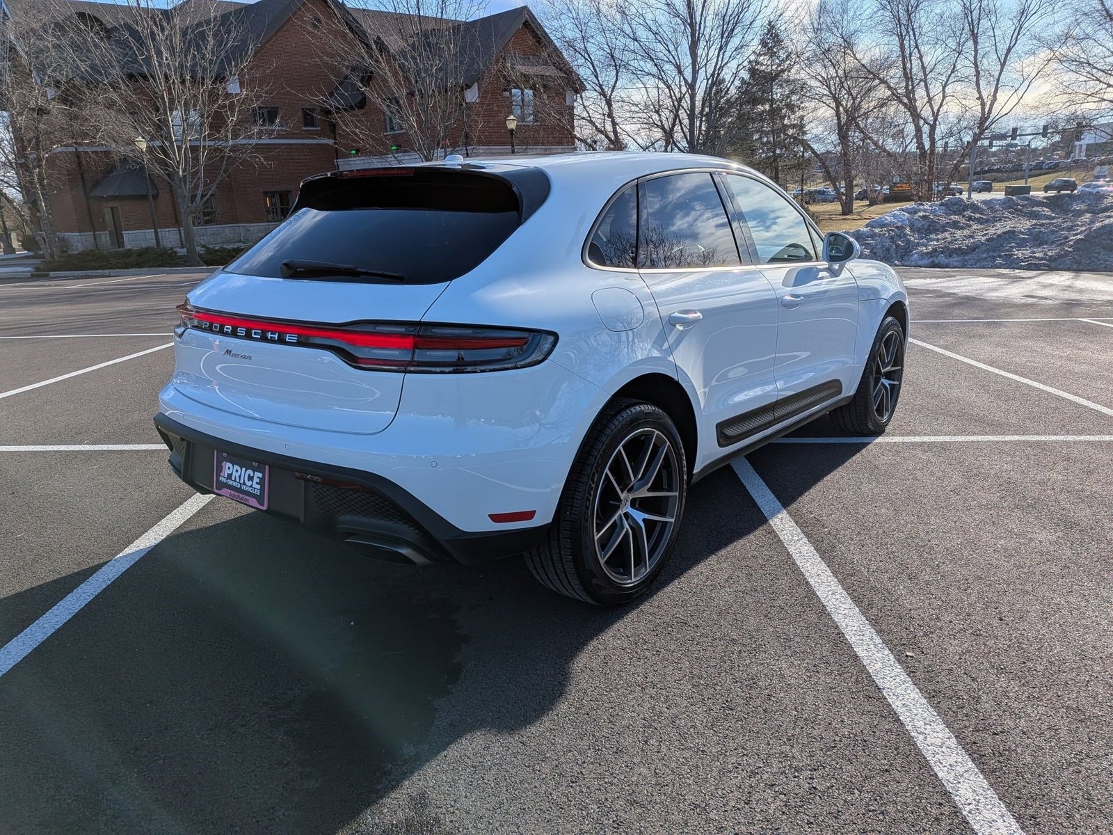 2025 PORSCHE MACAN - Image 5