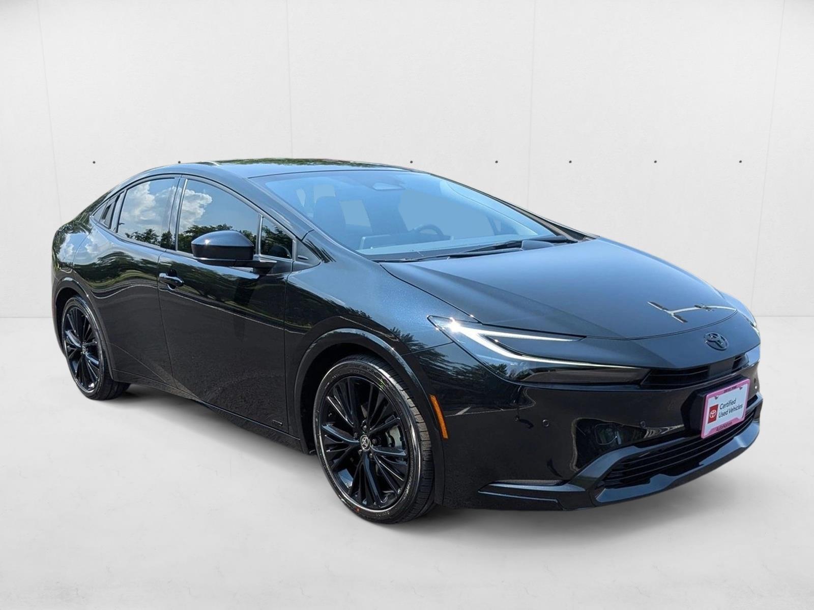 2025 Toyota Prius photo 3