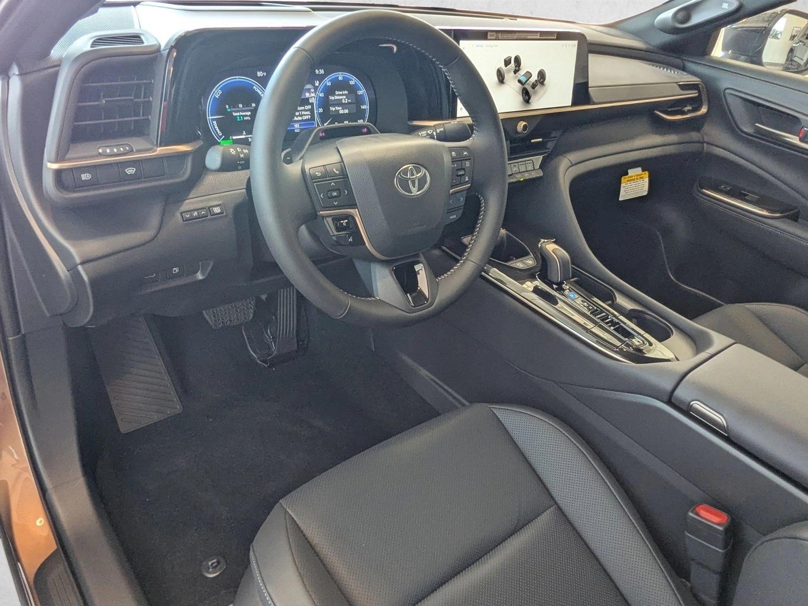 2026 Toyota Crown Platinum photo 3