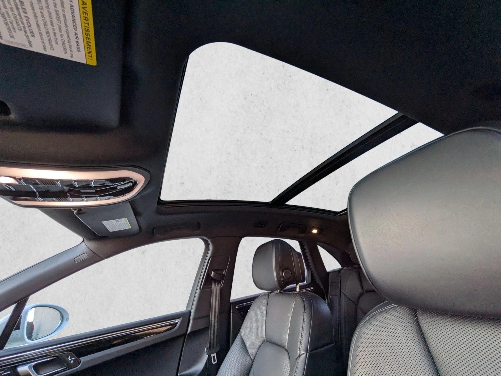 2025 PORSCHE MACAN - Image 14