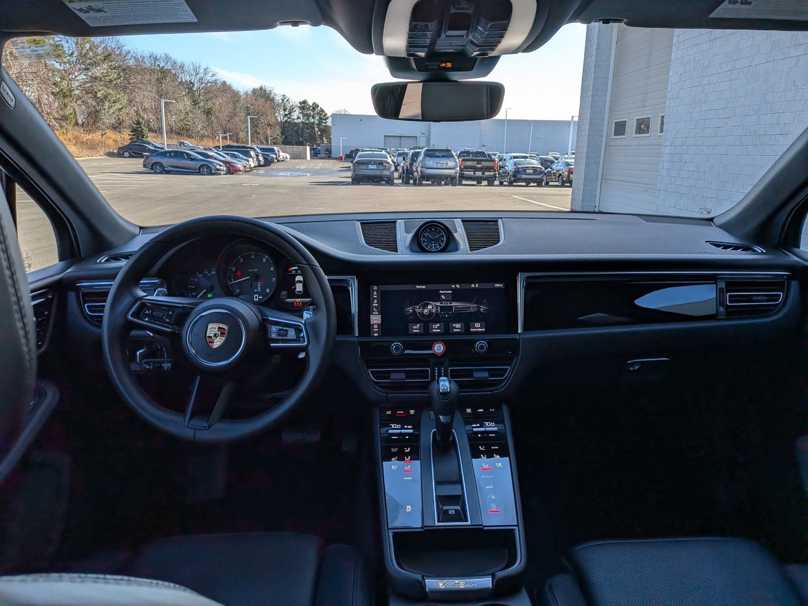 2025 PORSCHE MACAN - Image 21