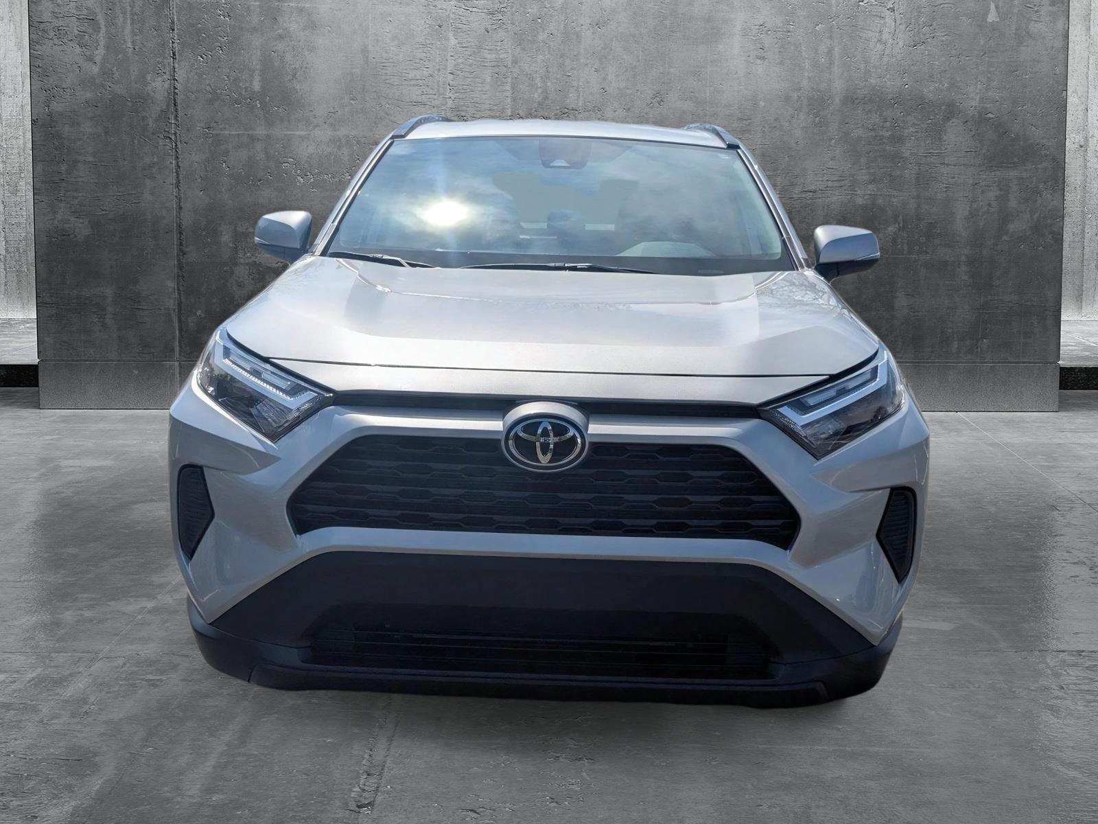 Used 2024 Toyota RAV4 XLE with VIN 2T3P1RFV9RW423879 for sale in Libertyville, IL