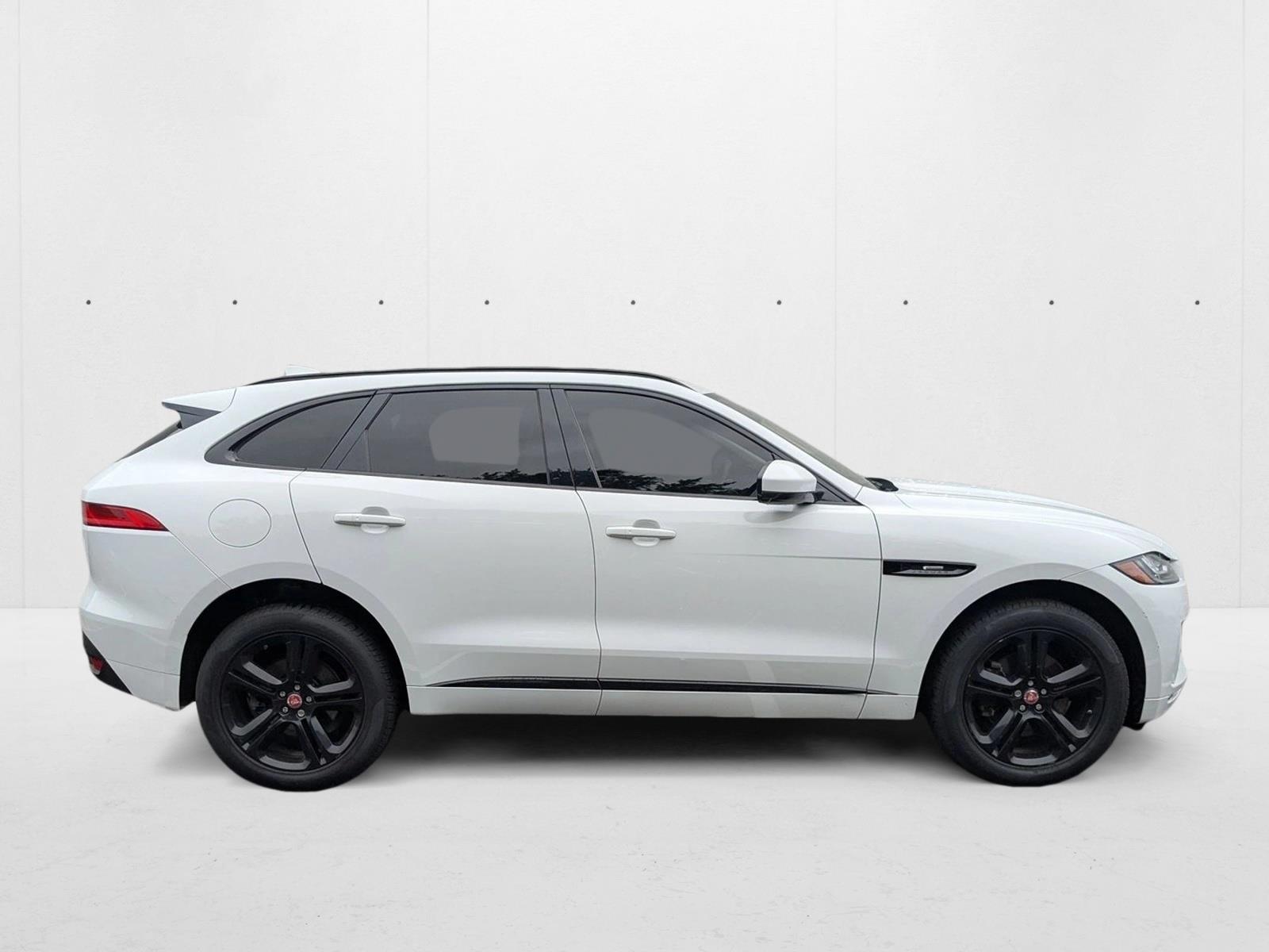 2018 Jaguar F-PACE R-Dynamic SE photo 3