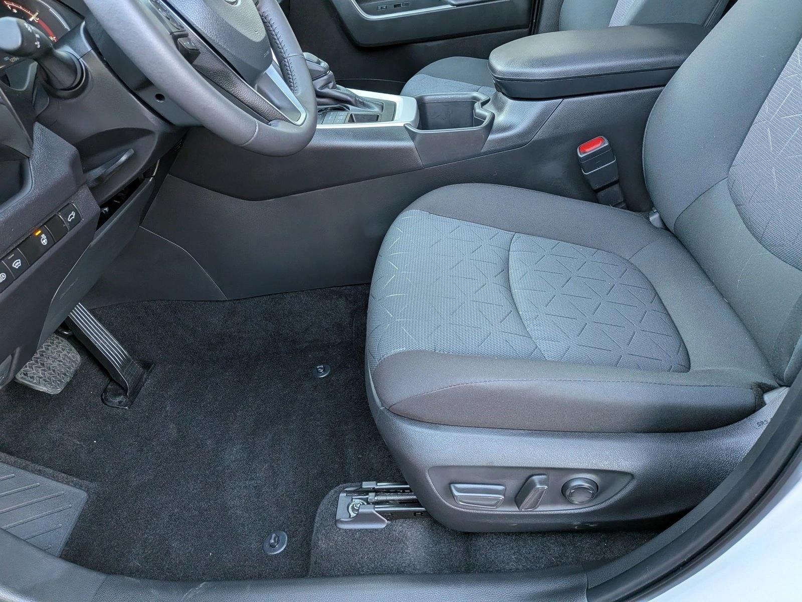 2025 TOYOTA RAV4 - Image 15