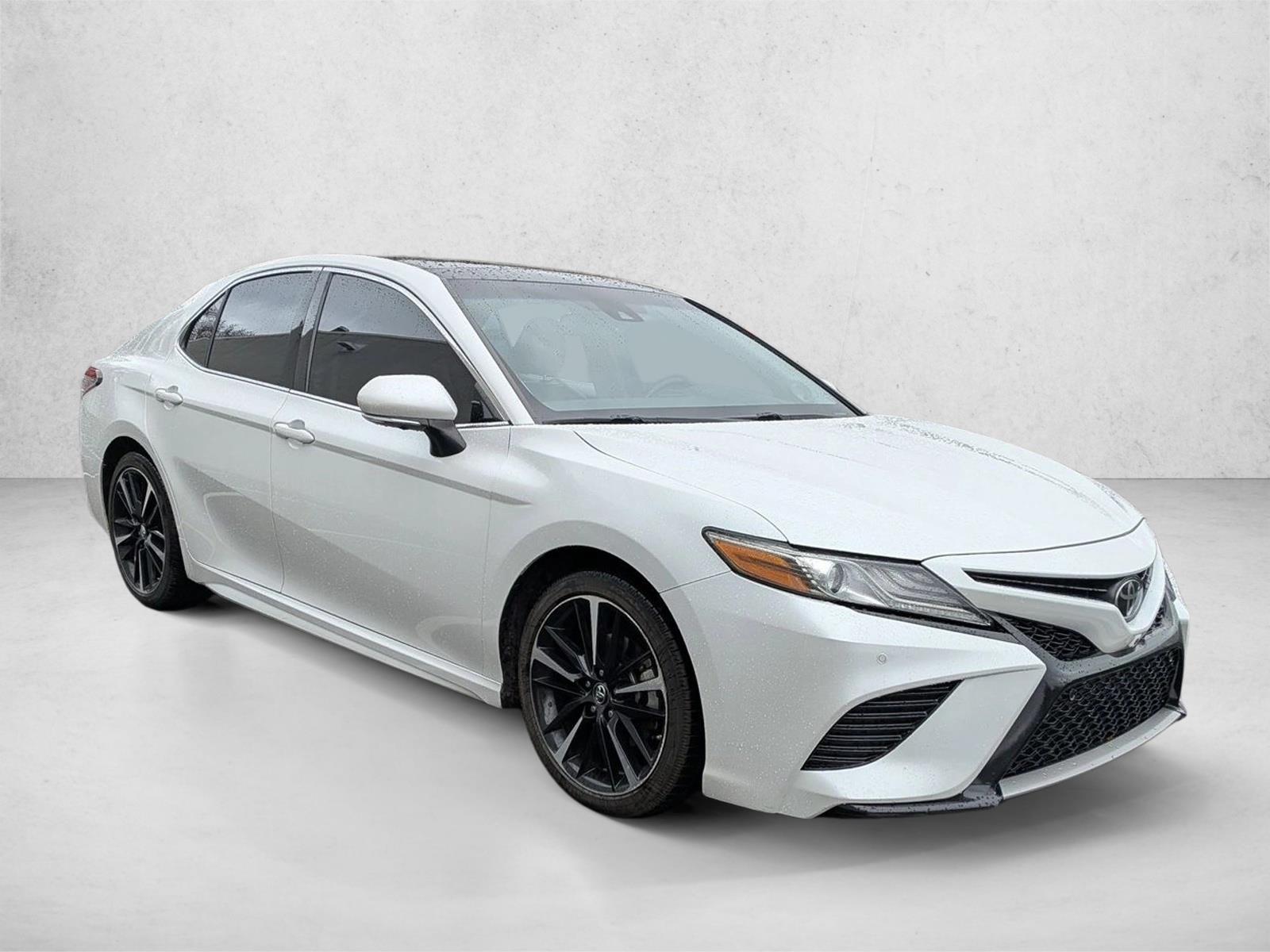 2018 Toyota Camry XSE photo 3