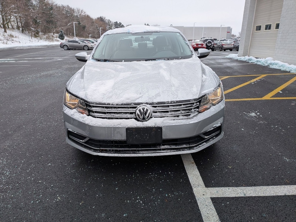 Used 2017 Volkswagen Passat 1.8T SE Sedan